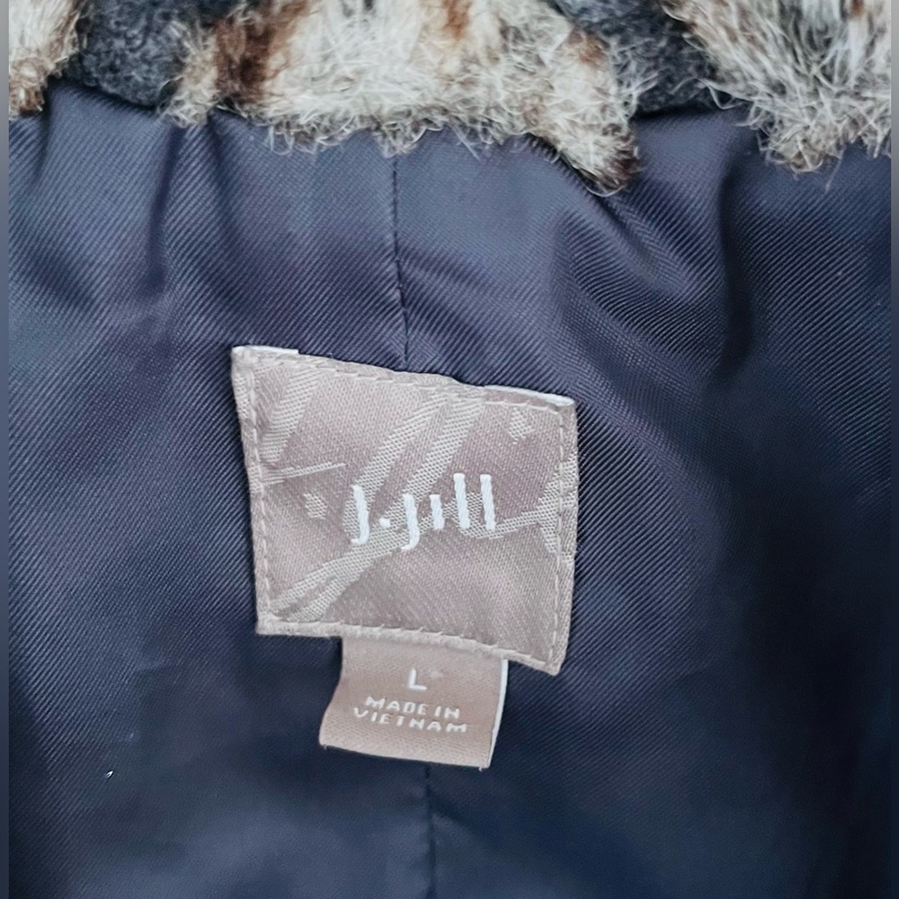 J Jill Vest Grey With Faux Fur Collar. - Picture 7 of 10